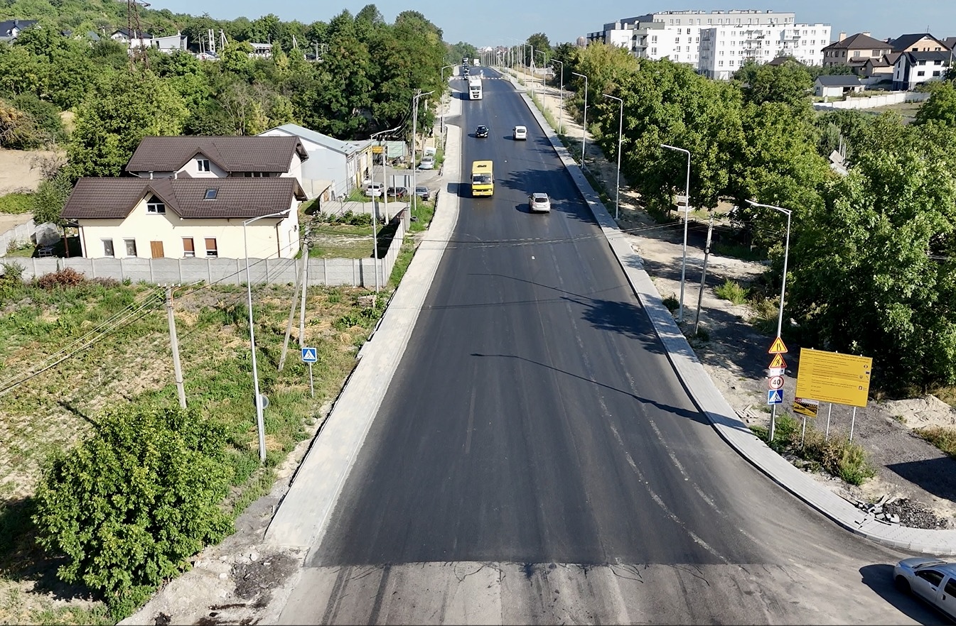  На Львівщині відновлюють 62 км дороги до польського кордону 
