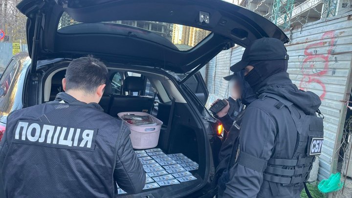  В Одесі судитимуть жінку, яка за $5000 обіцяла вплинути на ТЦК та військову частину 