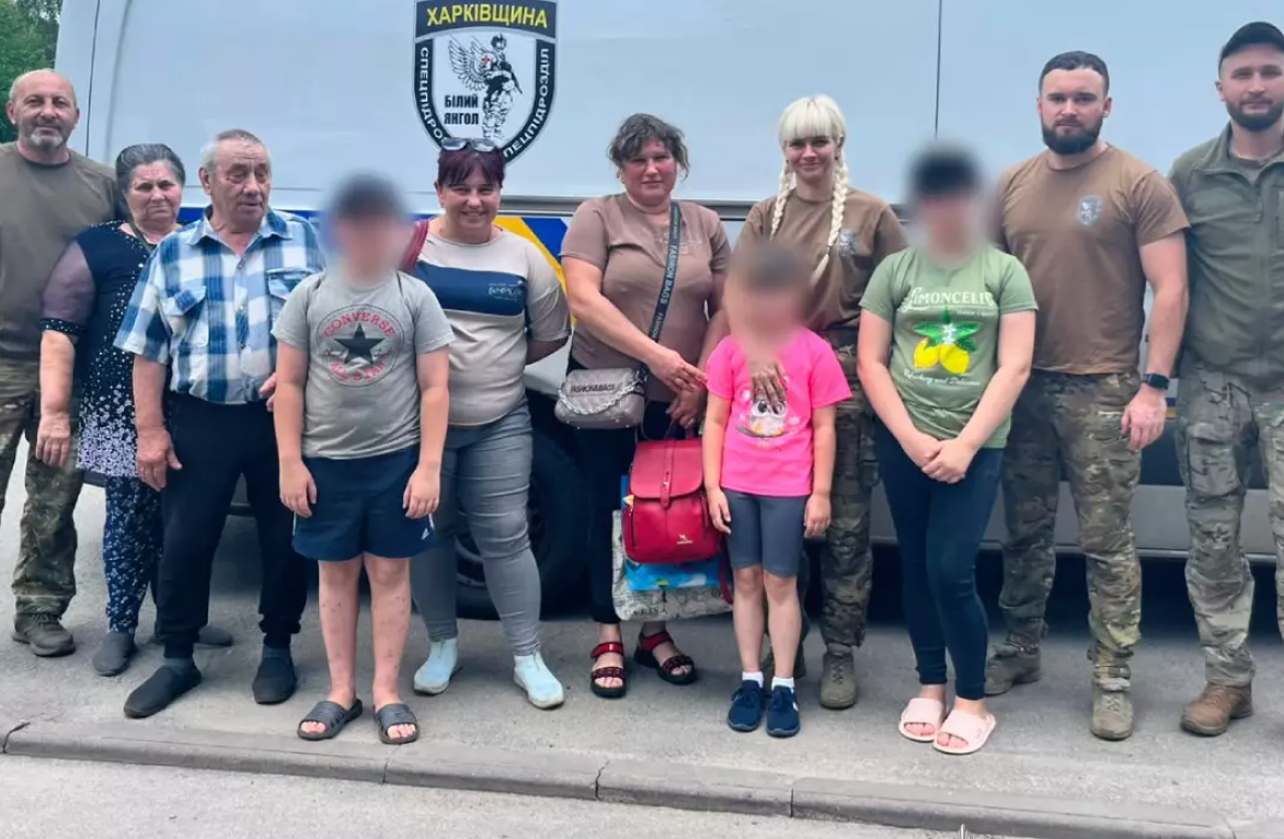 Майже 30 евакуаційних виїздів та 118 врятованих життів на Харківщині: підсумки роботи екіпажів «Білий Янгол» за липень 