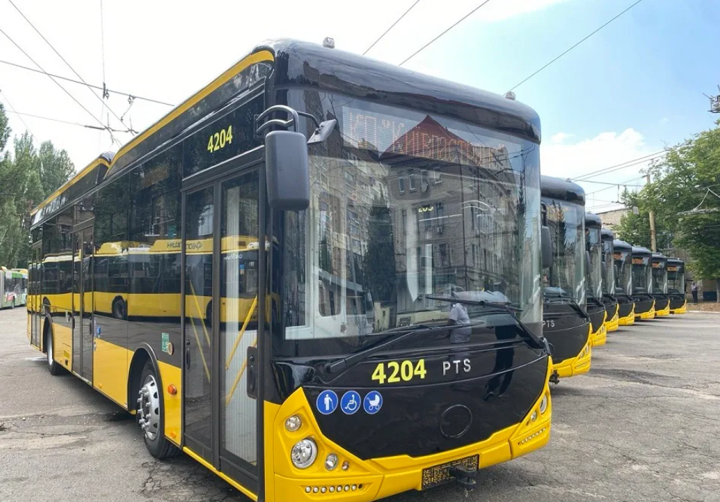  Київ і Тернопіль поповнили парк новими вітчизняними тролейбусами 