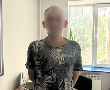  Грабіж із проникненням до житла: поліцейські Київщини повідомили зловмиснику про підозру 