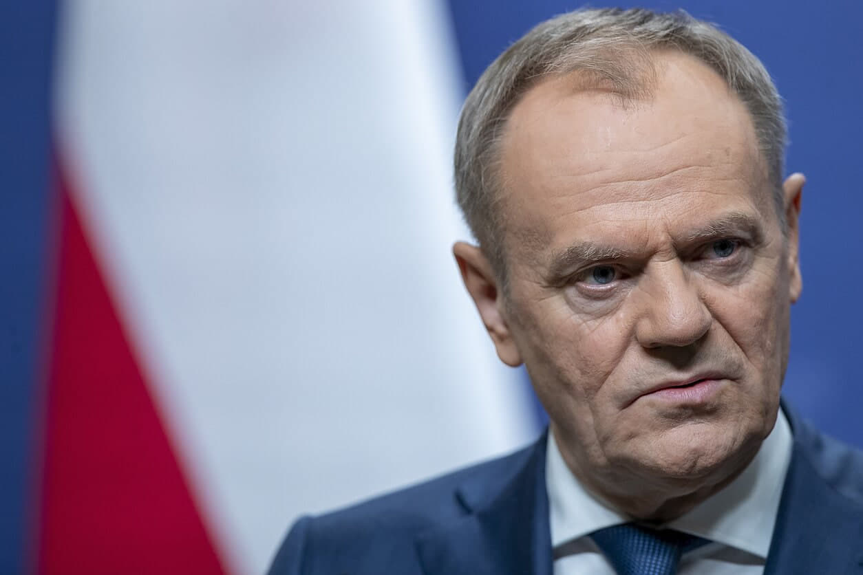  Туск: Польща завершить програму стримування цін на пальне цього літа 