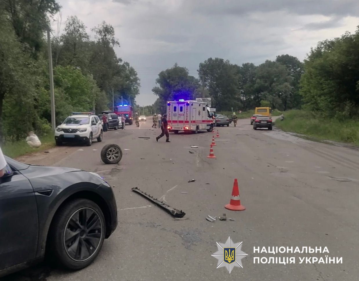  Загинув пасажир: поліція Київщини повідомила про підозру водію 