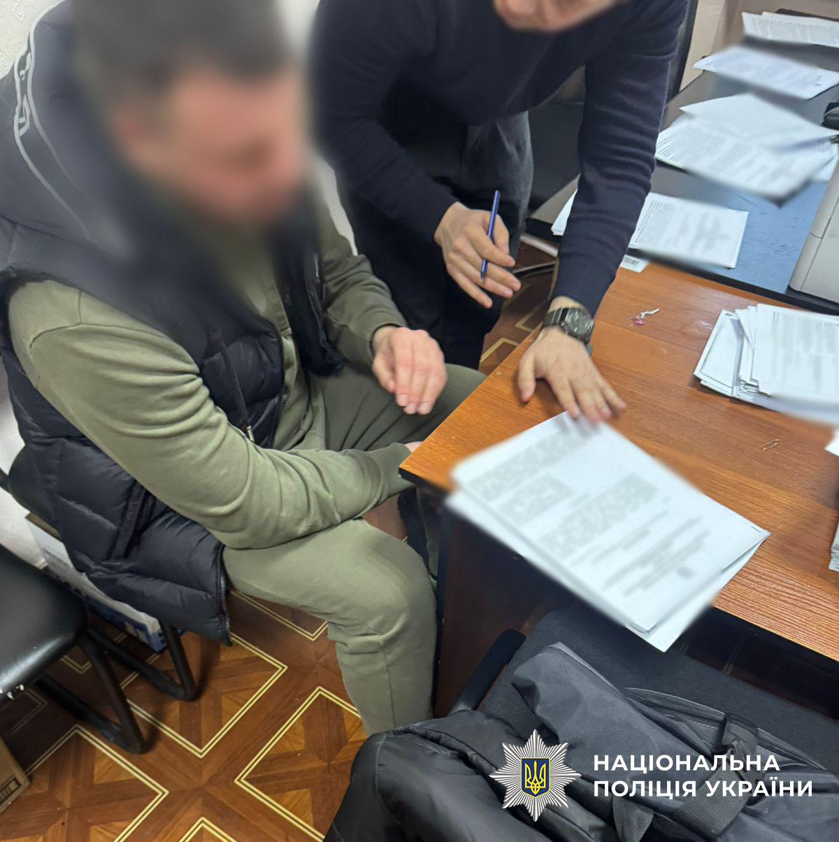  У Києві затримали чоловіка за «переведення» військового до тилу за $10 500 