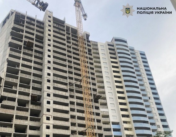  У Києві гендиректору будкомпанії оголосили підозру за незаконну забудову на Подолі 