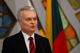  Президент Литви пропонує впровадити щомісячну підтримку родинам з двома і більше дітьми 