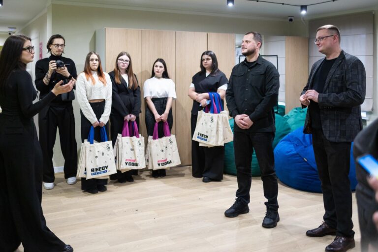  Микола Калашник: У Білій Церкві відкрився перший молодіжний простір «12–21», створений Фундацією Олени Зеленської 
