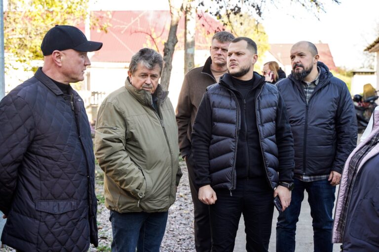  Микола Калашник перевірив відновлення постраждалих від війни освітніх закладів у Макарівській, Дмитрівській та Великодимерській громадах 