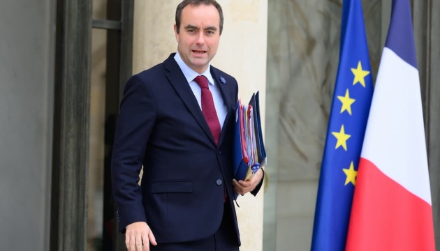  Прем'єр Франції Лекорню пояснив, чому йде у відставку 