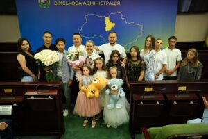  Матері-героїні Київщини: 37 жінок удостоєні високої державної нагороди 