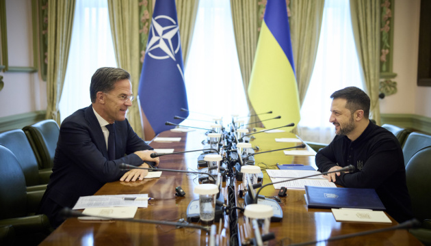  Зеленський на зустрічі з Рютте: Україна сфокусована на отриманні запрошення до НАТО 
