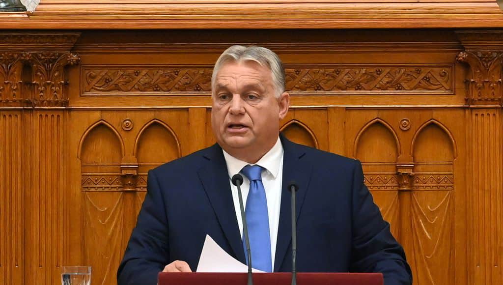 Орбан у середу пояснить парламенту свою позицію щодо переговорів про вступ України в ЄС 