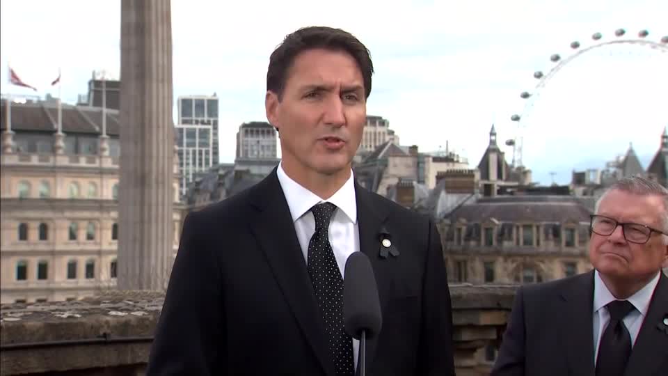  Canada's Trudeau says Ukraine mass graves are part of Russian war crimes 