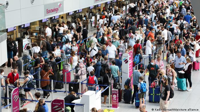  Summer holiday chaos as German tourism, hospitality sector plagued by staff shortages 