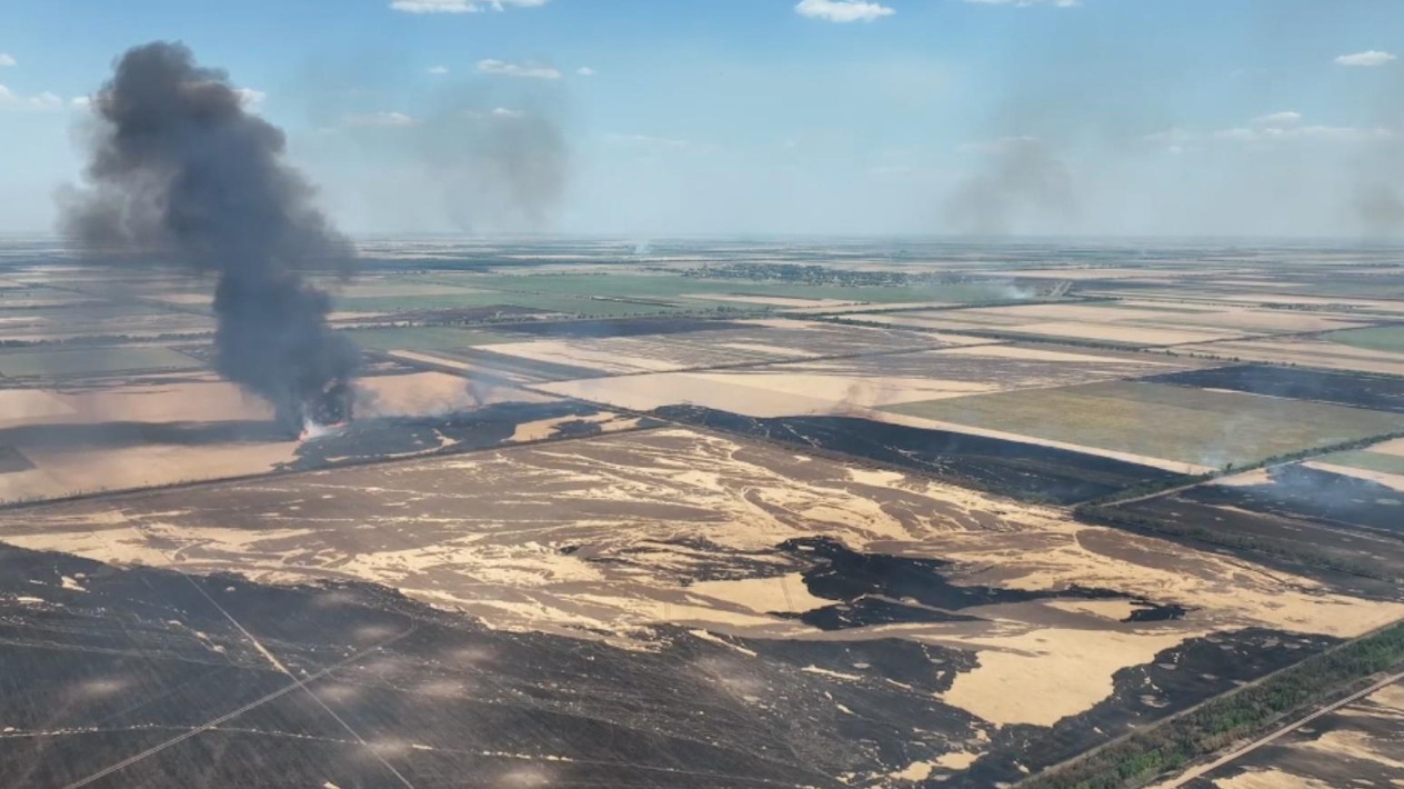  Ukraine's harvest becomes the new battlefield, as fires blacken its arable heartlands 