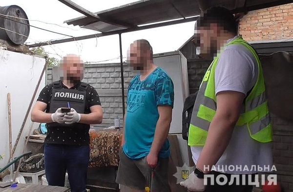  Слідчі поліції Києва припинили діяльність наркоторговця 