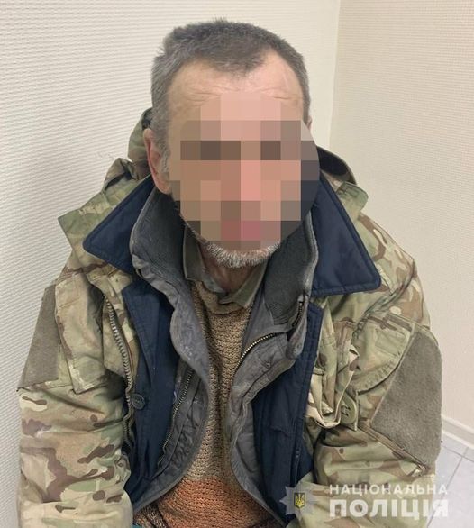  У Шевченківському районі Києва поліцейські затримали чоловіка за підпал мопеда та незаконне зберігання боєприпасів 