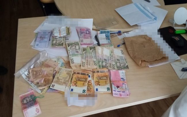  В Киеве выявили кредитных аферистов: пострадали десятки тысяч украинцев 
