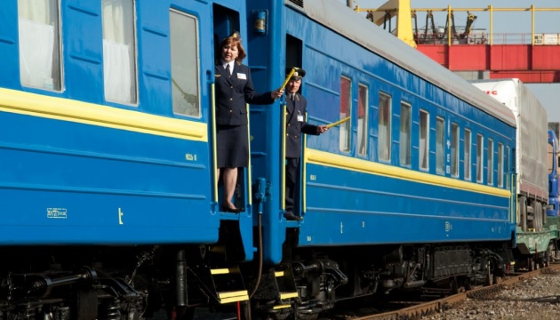  Укрзалізниця з 1 червня запустить поїзди без плацкартних вагонів 