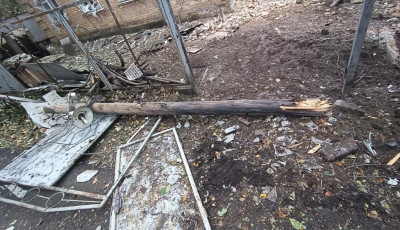 У Нікополі російські снаряди вбили жінку: поліція документує наслідки російських обстрілів