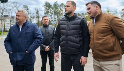 Бучанська громада отримала чотири автобуси від партнерів із Франції