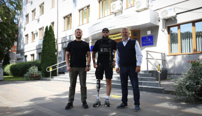 Ветеран, який пройшов війну, допомагає зробити Бучу безбар’єрною