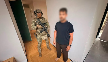 У Києві викрили схему фіктивного працевлаштування чоловіків у приватних ліцеях