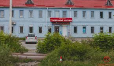 В Днепре пьяный мужчина с топором ограбил магазин