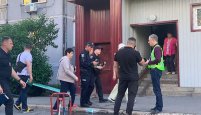 У Києві правоохоронці затримали ймовірного підозрюваного, котрий вбив родичів та підпалив квартиру