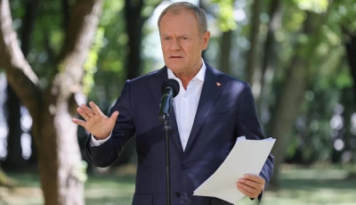 Туск: Україна має повне право паралізувати Росію