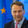 Сікорський закликав Європу посилити тиск на Росію через гібридні атаки