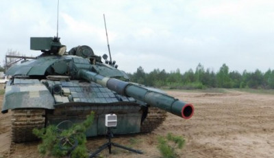 В Черниговской области проходят испытания модернизированного танка Т-72