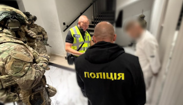Поліцейські Прикарпаття викрили чоловіка, який ошукав знайомих на понад 5,4 млн гривень