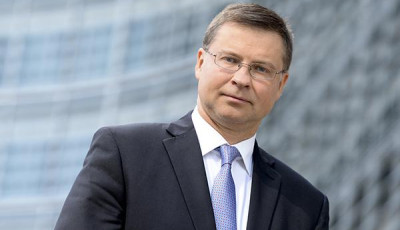 Єврокомісар дав зрозуміти, що ЄС не збирається знімати санкції з російських нафти й газу