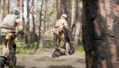 Латвійські військові електросамокати використовують на фронті в Україні