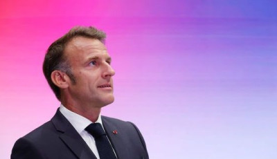 Макрон натякає, що хоче лишитись в політиці після звершення президентського терміну