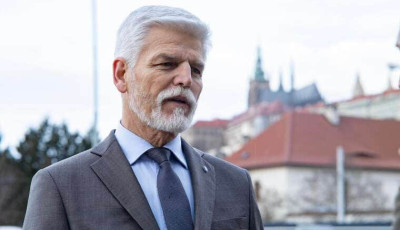 Президент Чехії: без переходу на євро ми можемо відстати