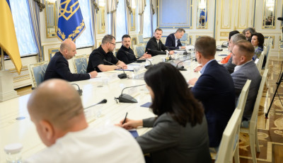 Зеленський доручив розширити підтримку бізнесу, який працює під загрозою російських ударів