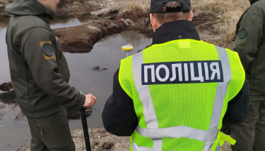 «Незаконно видобули сапропель зі збитками державі 26,7 млн грн: трьом зловмисникам повідомлено про підозру», - Нацполіція