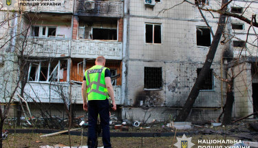 Російський дрон влучив у дев’ятиповерхівку в Києві: загинула жінка, четверо людей поранені
